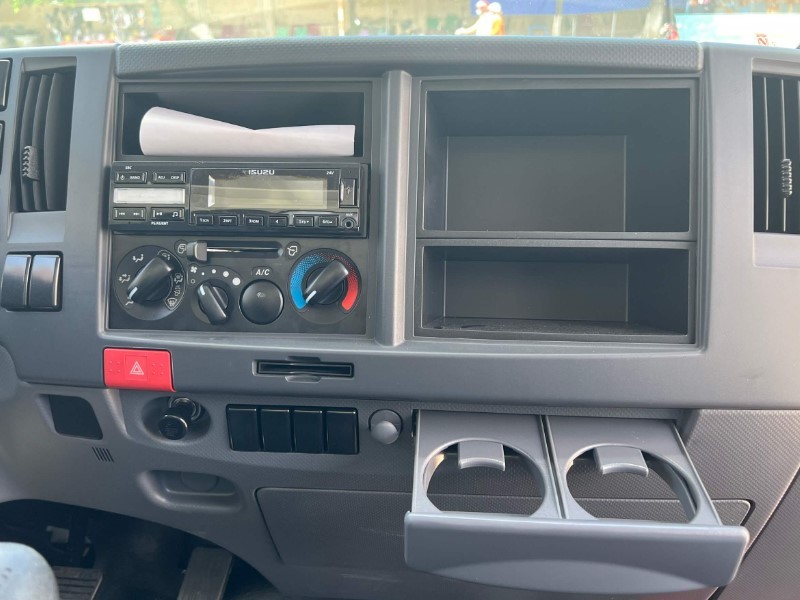 bang-dieu-khien-xe-cho-rac-isuzu-qkr230-1-8-tan-6-khoi