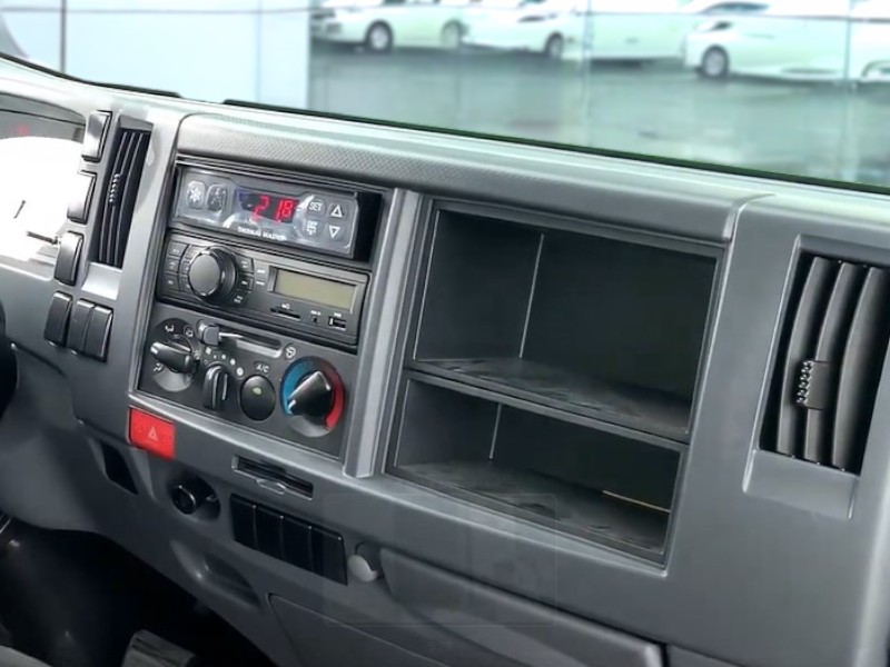bang-dieu-khien-xe-dong-lanh-isuzu-nqr75me4-5-5-tan