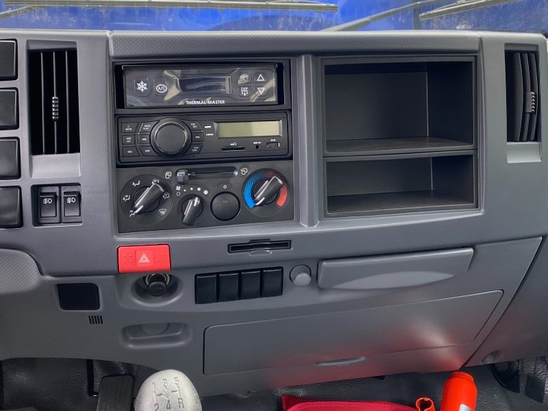 bang-dieu-khien-xe-dong-lanh-isuzu-qkr77fe4-2-2-tan
