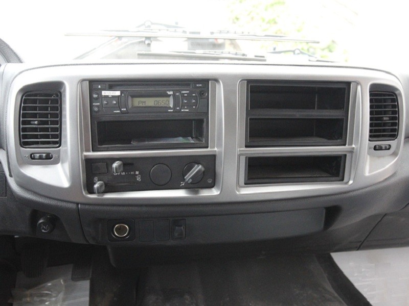 bang-dieu-khien-xe-tai-hino-fg8jt7a-7-9-tan-thung-dong-lanh-2