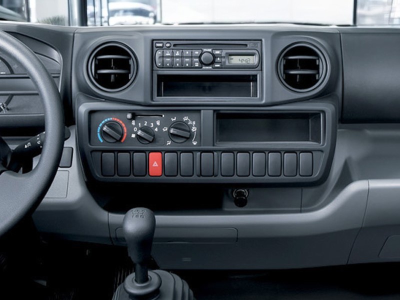bang-dieu-khien-xe-tai-hino-xzu650l-1-25-tan-cho-gia-suc