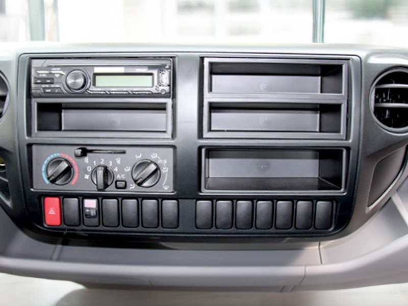 bang-dieu-khien-xe-tai-hino-xzu720l-3-5-tan-thung-kin
