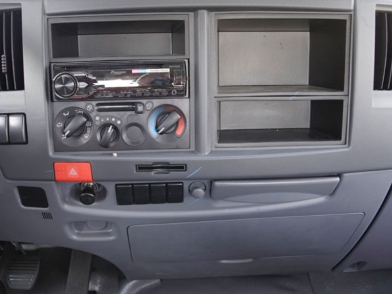 bang-dieu-khien-xe-tai-isuzu-fvm34we4-13-5-tan-thung-dong-lanh