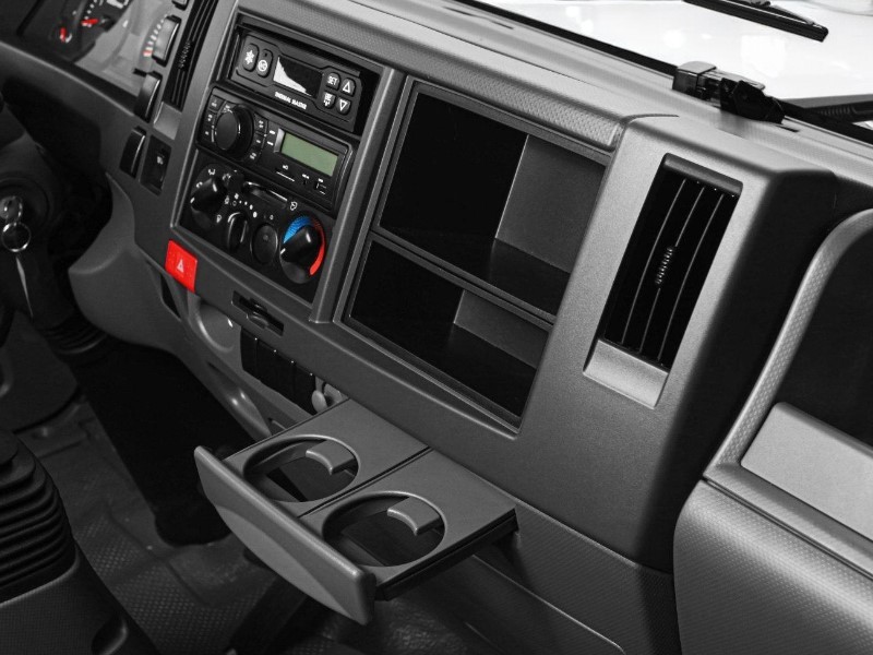 bang-dieu-khien-xe-tai-isuzu-fvr34ue4-7-5-tan-thung-kin-canh-doi