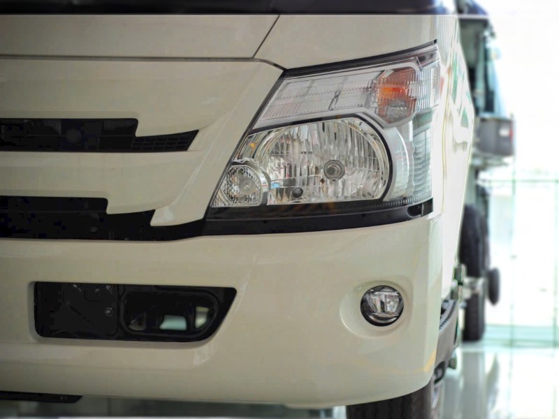 den-xe-cau-hino-xzu720l-2-tan-gan-cau-unic-urv346