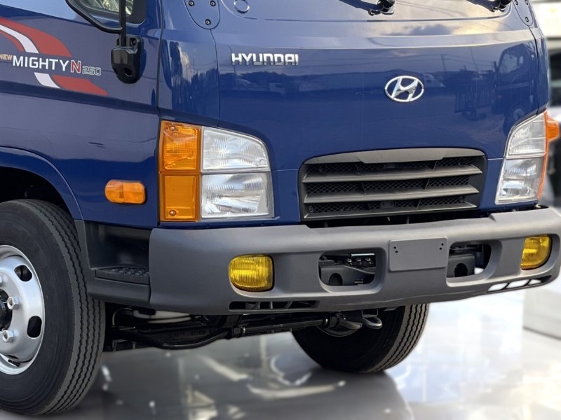den-xe-cho-rac-hyundai-new-mighty-n250-8-khoi