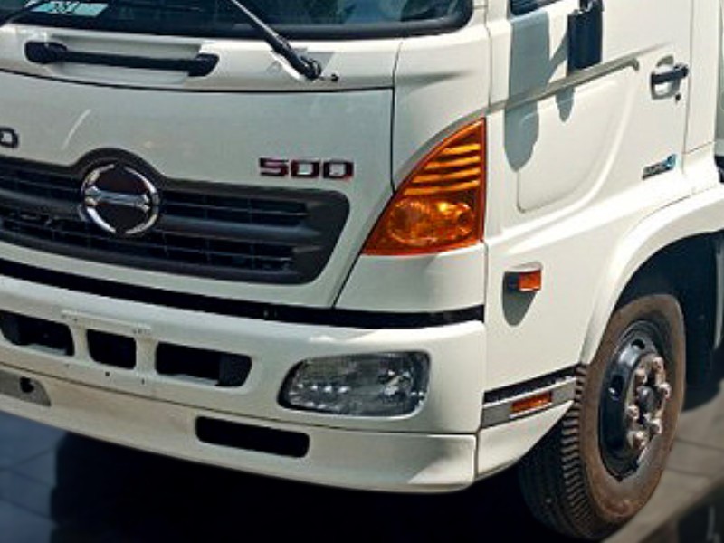 den-xe-dong-lanh-hino-fc9jjtc-5-5-tan