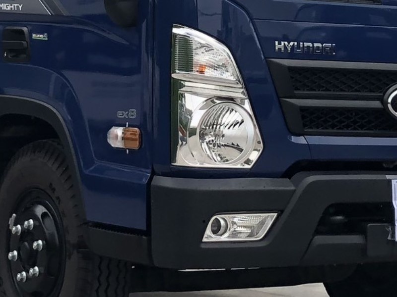 den-xe-dong-lanh-hyundai-mighty-ex8l-6-6-tan