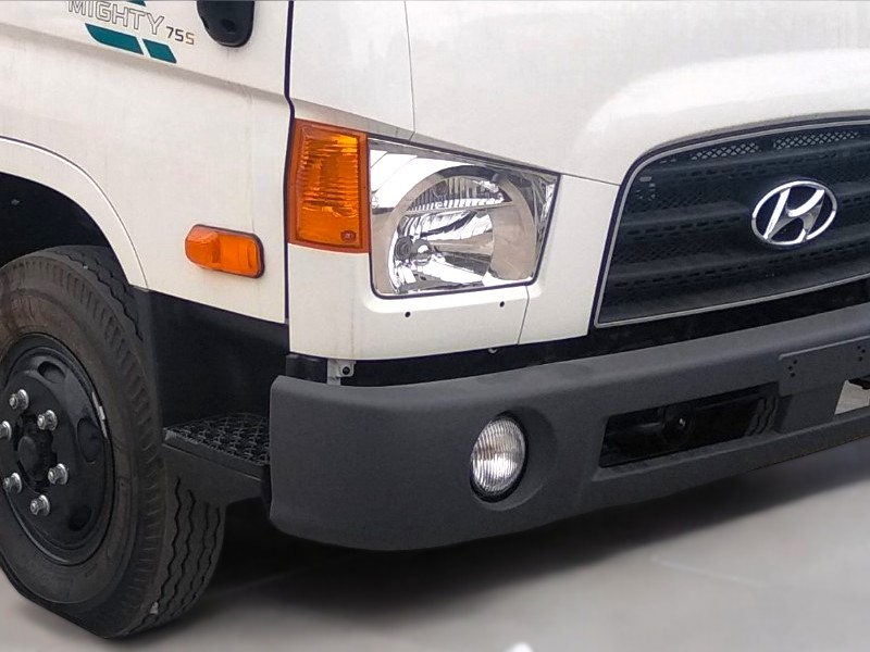 den-xe-dong-lanh-hyundai-new-mighty-75s-3-9-tan