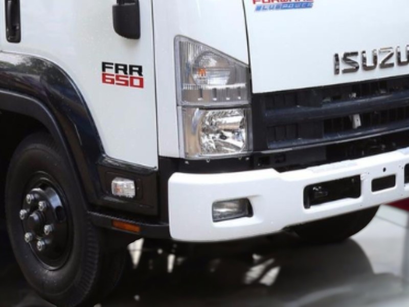 den-xe-dong-lanh-isuzu-frr90ne4-5-3-tan