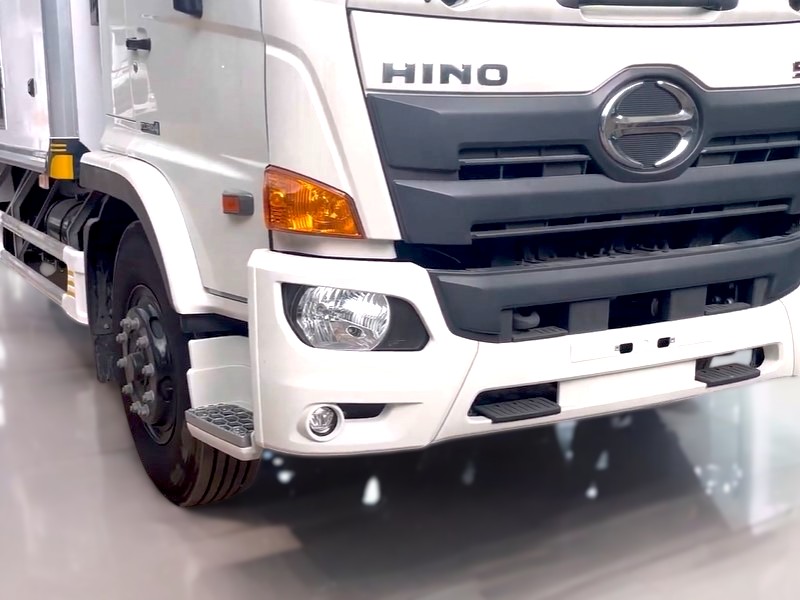 den-xe-tai-hino-fg8jt7a-7-9-tan-thung-dong-lanh-2