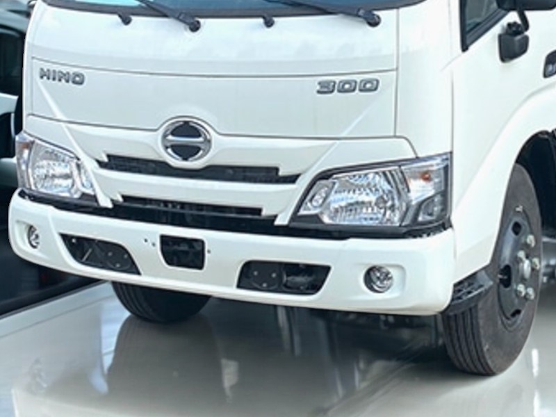 den-xe-tai-hino-xzu650l-1-25-tan-cho-gia-suc
