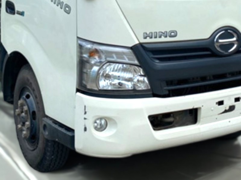 den-xe-tai-hino-xzu730l-4-tan-thung-cho-heo