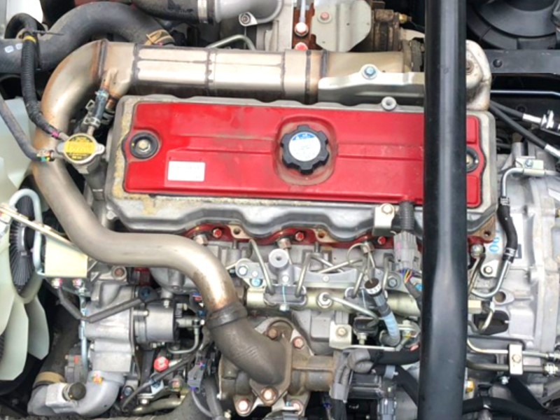 dong-co-xe-cau-hino-xzu720l-2-tan-gan-cau-unic-urv345