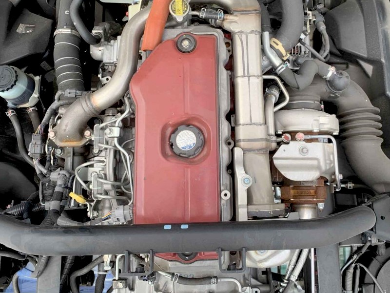 dong-co-xe-cau-hino-xzu730l-3-5-tan-gan-cau-unic-urv345