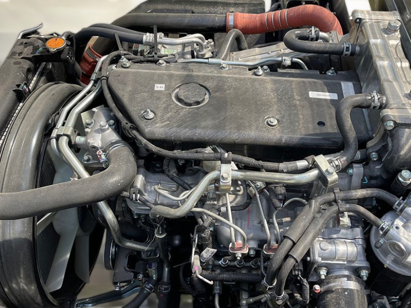 dong-co-xe-dong-lanh-isuzu-nqr75me4-5-5-tan