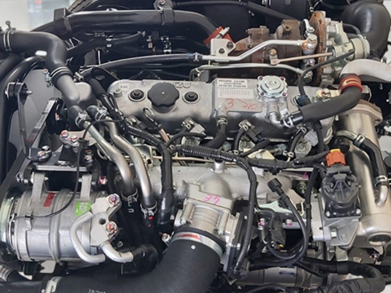 dong-co-xe-dong-lanh-isuzu-qkr77fe4-2-2-tan