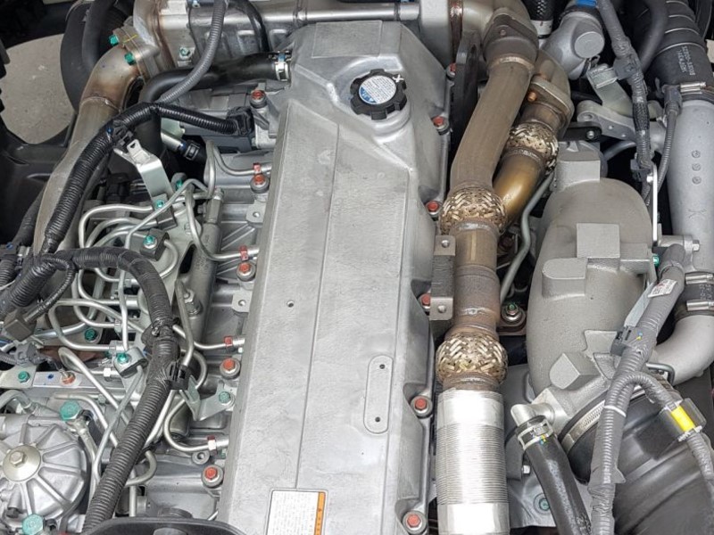 dong-co-xe-tai-hino-fg8jp7a-7-1-tan-thung-cho-gia-suc