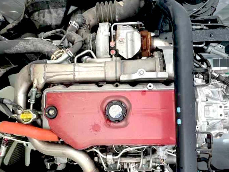 dong-co-xe-tai-hino-xzu720l-3-tan-cho-heo