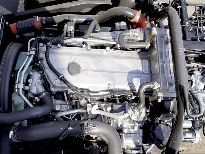 dong-co-xe-tai-isuzu-frr90ne4-4-5-tan-cho-gia-suc-3-tang