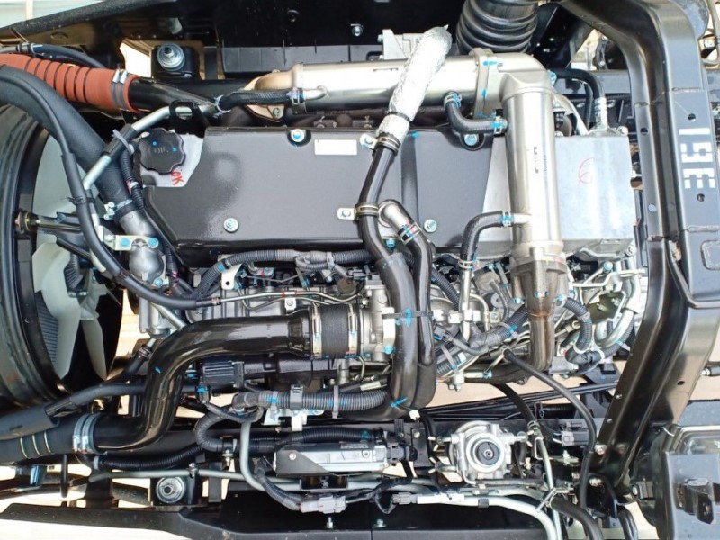 dong-co-xe-tai-isuzu-fvr34ue4-7-5-tan-thung-kin