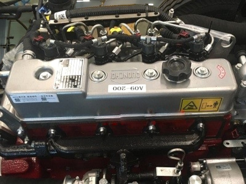 dong-co-xe-tai-jac-x99-990kg-thung-kin