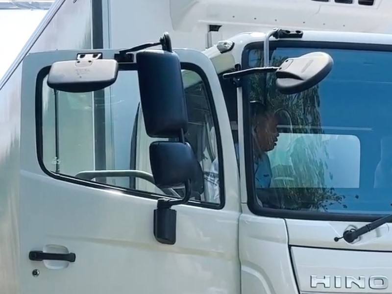 guong-chieu-hau-xe-dong-lanh-hino-fg8jp7a-8-tan