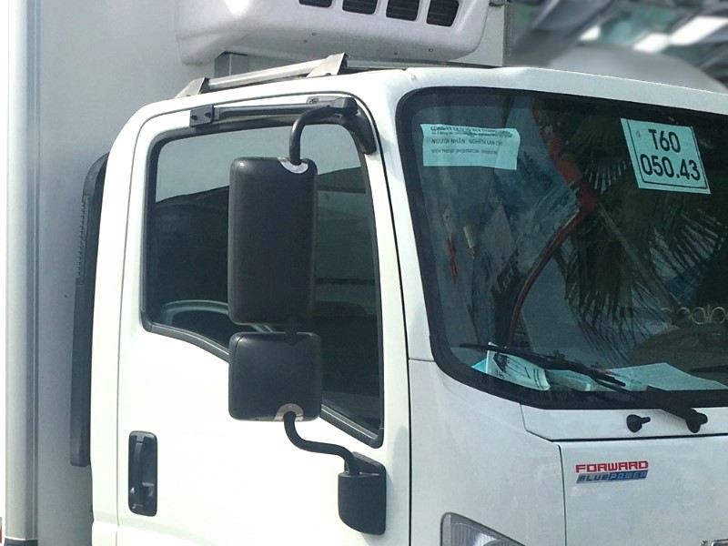 guong-chieu-hau-xe-dong-lanh-isuzu-npr85ke4-3-5-tan