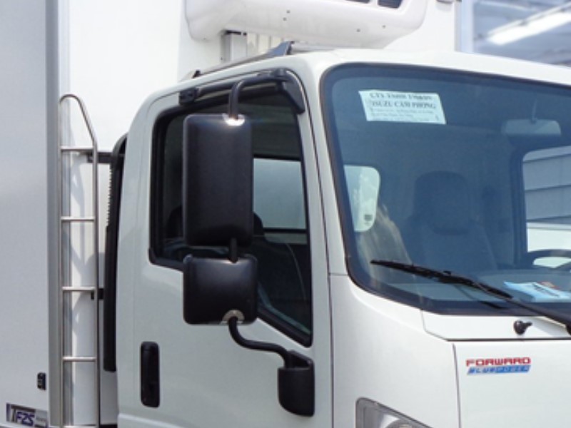 guong-chieu-hau-xe-dong-lanh-isuzu-nqr75le4-4-9-tan
