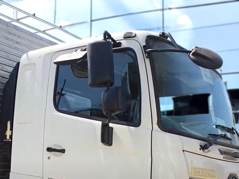 guong-chieu-hau-xe-tai-hino-fg8jt7a-6-8-tan-thung-cho-gia-suc