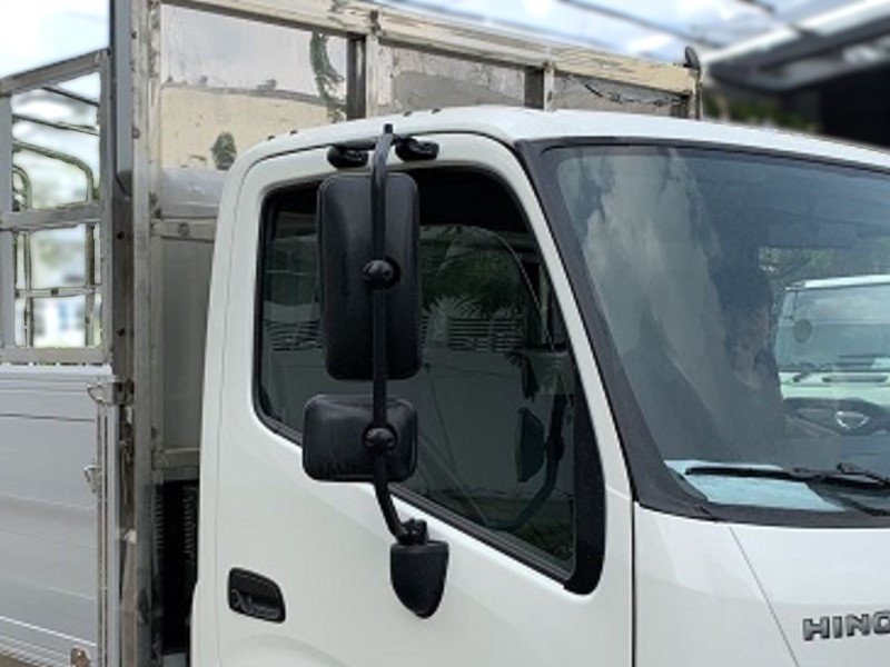 guong-chieu-hau-xe-tai-hino-xzu650l-1-25-tan-cho-gia-suc