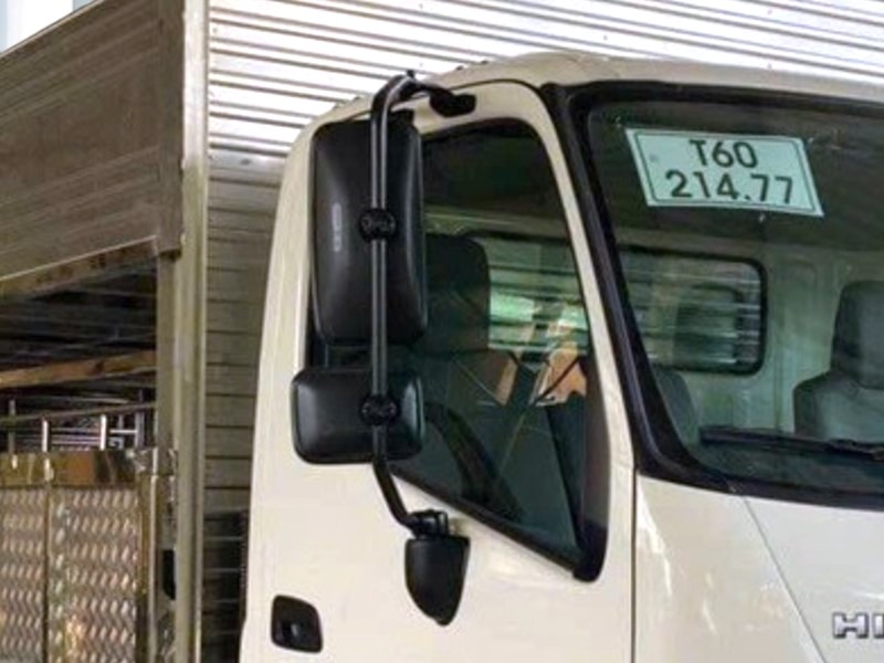 guong-chieu-hau-xe-tai-hino-xzu720l-3-tan-cho-heo