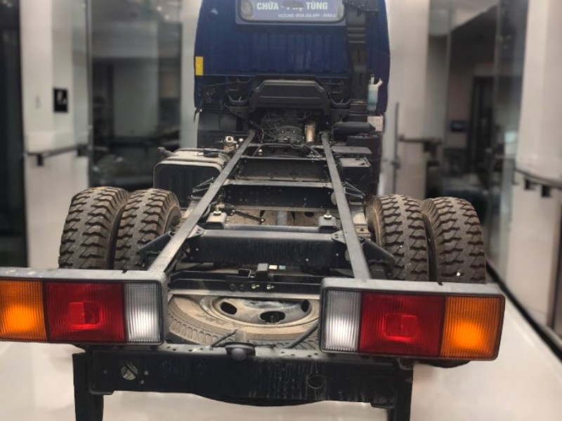 khung-gam-xe-dong-lanh-hyundai-new-mighty-75s-3-9-tan