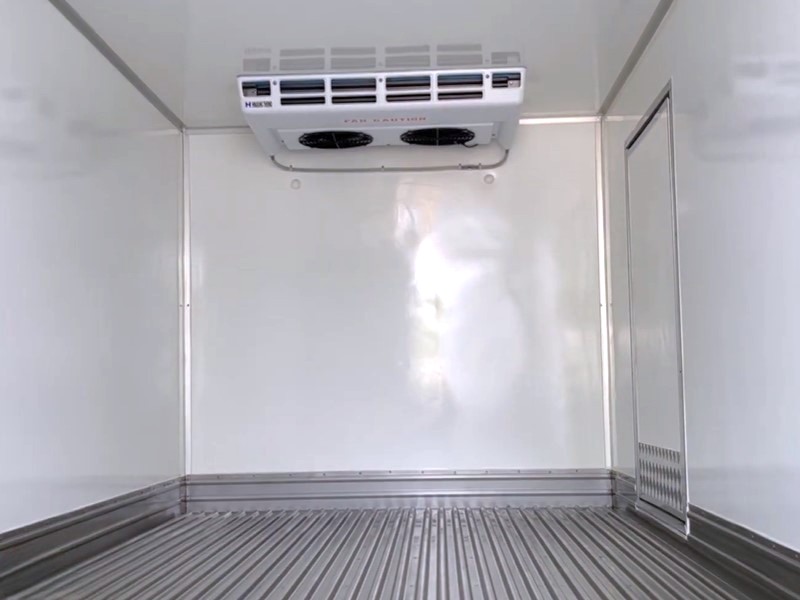 long-thung-xe-dong-lanh-hyundai-new-mighty-110sp-6-4-tan