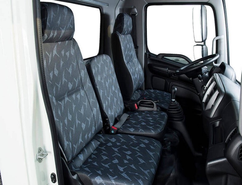 noi-that-xe-dong-lanh-hino-fc9jntc-5-7-tan-thung-dai-7m2