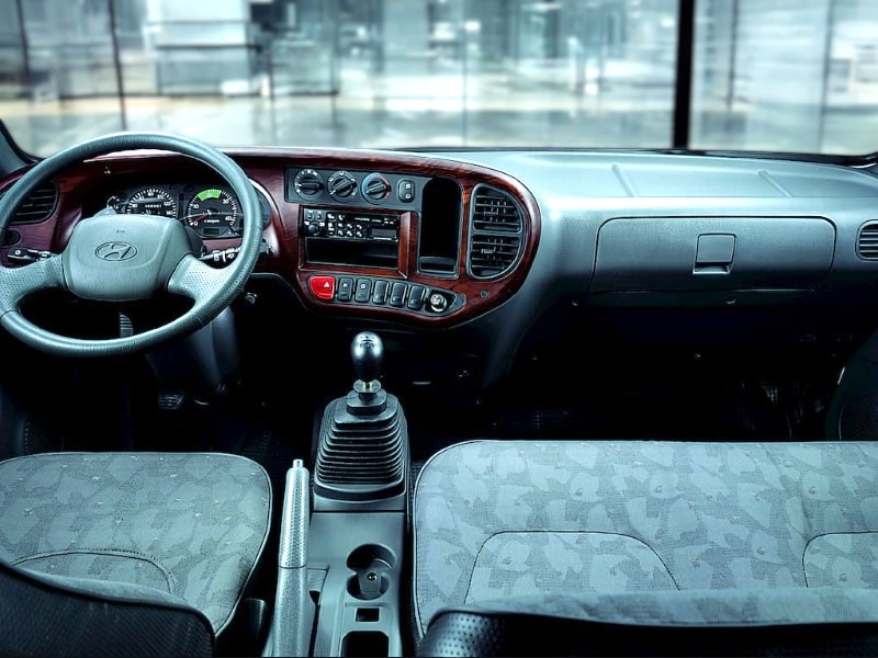 noi-that-xe-dong-lanh-hyundai-new-mighty-110xl-6-tan