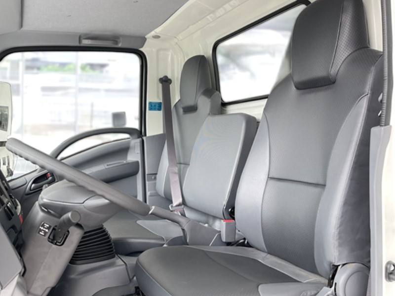 noi-that-xe-dong-lanh-isuzu-qkr77fe4-2-tan