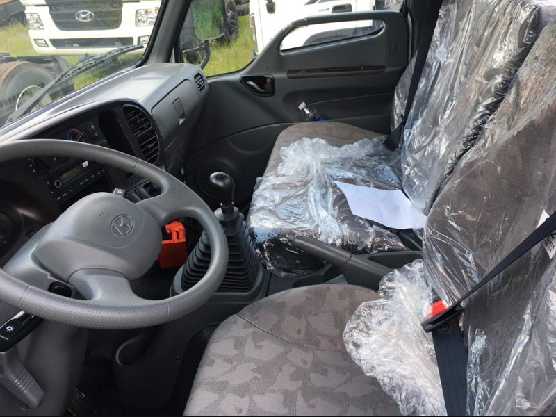 noi-that-xe-tai-hyundai-new-mighty-110s-7-tan-thung-bao-on