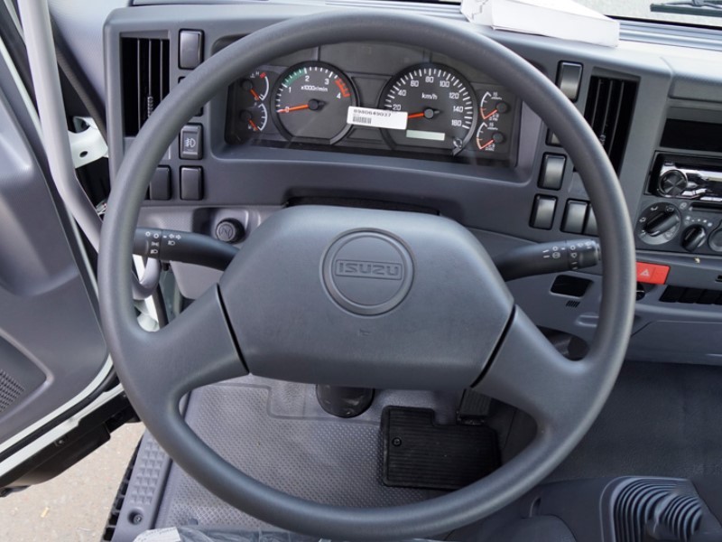vo-lang-xe-dong-lanh-isuzu-nqr75me4-5-5-tan