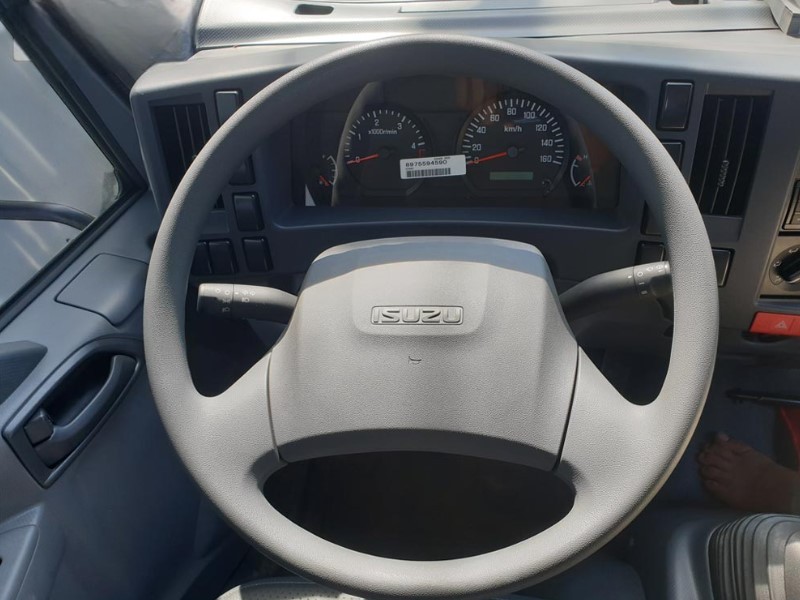 vo-lang-xe-tai-isuzu-qkr77he4-1-7-tan-cho-gia-suc