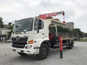XE CẨU HINO FG8JT7A 7 TẤN GẮN CẨU UNIC URV545
