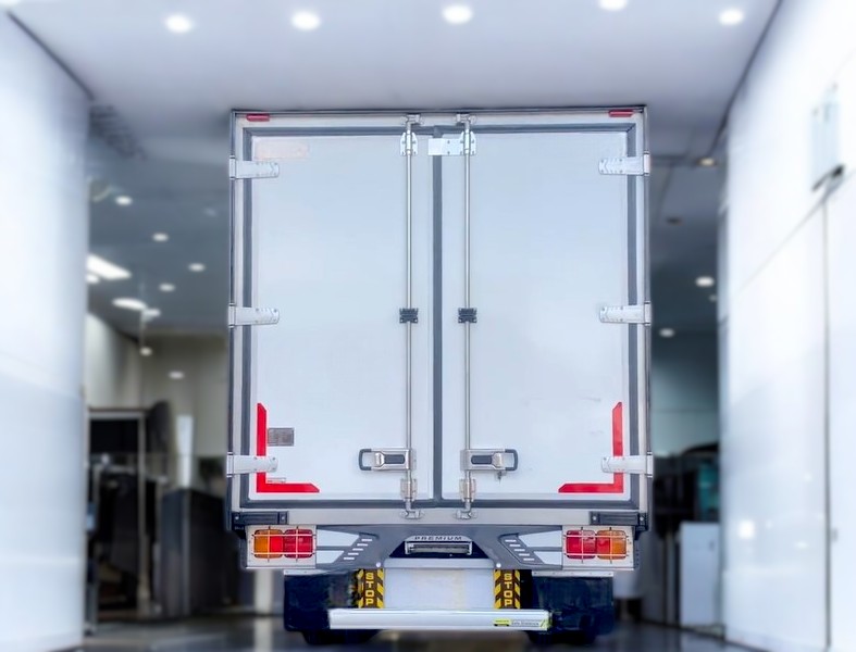 XE ĐÔNG LẠNH HINO FC9JNTC 5.7 TẤN THÙNG DÀI 7M2 - Ảnh 5