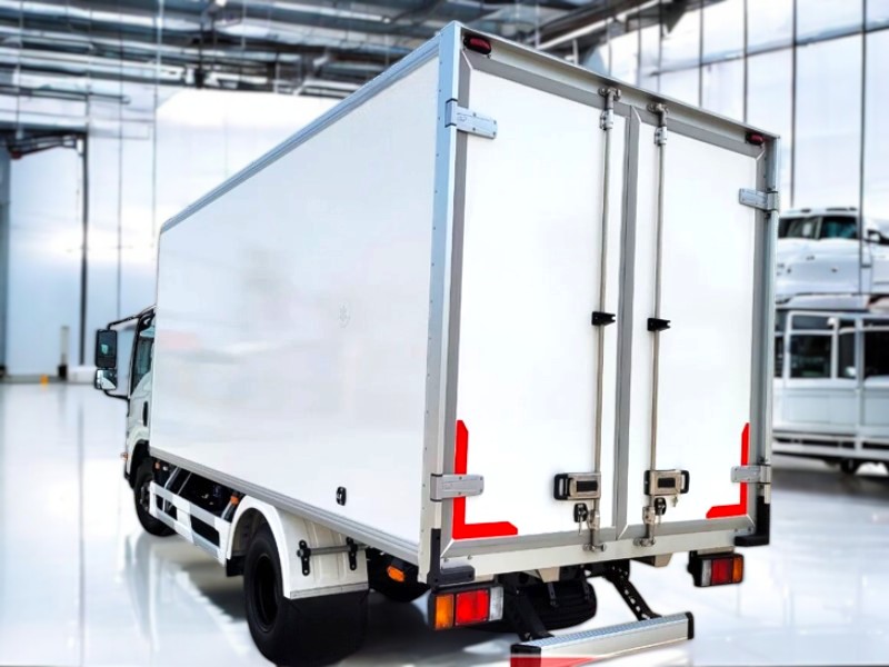 XE ĐÔNG LẠNH HINO XZU730L 4.5 TẤN - Ảnh 5