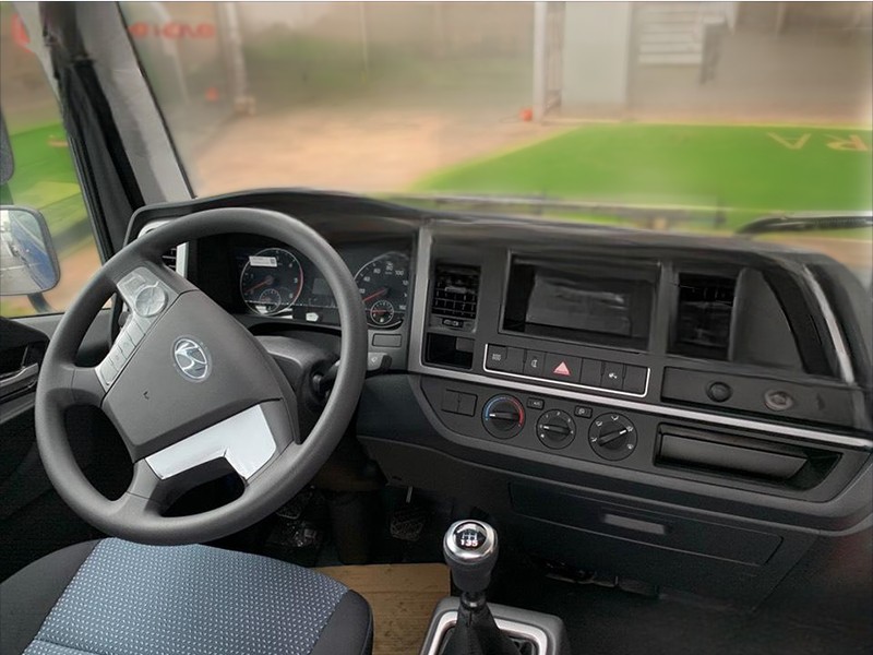 xe-tai-cho-gia-cam-hyundai-mighty-ex8-gtl-6-tan-vo-lang