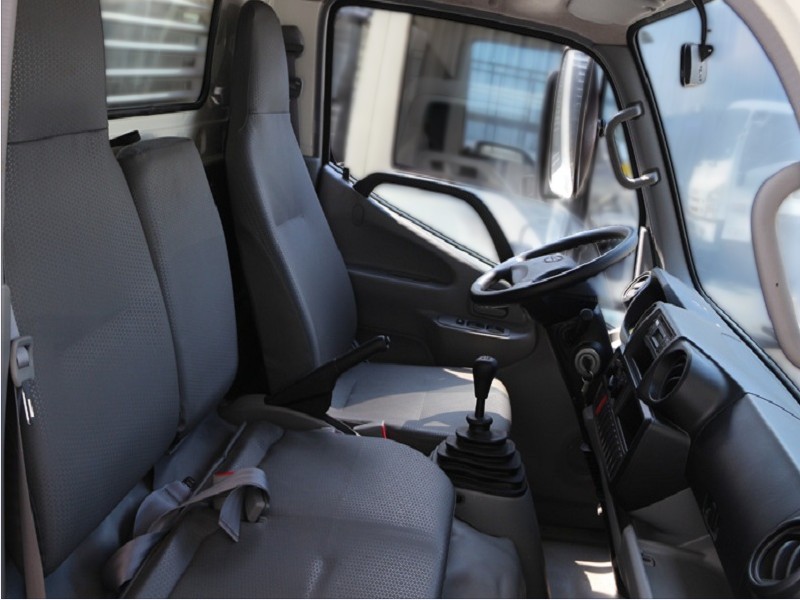 xe-tai-hino-1-2-tan-xzu650-gan-cau-unic-3-tan-urv293-noi-that