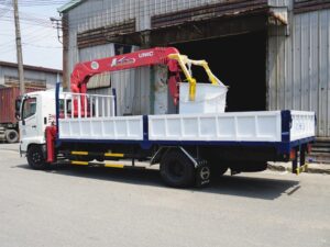 Alternative view of XE TẢI HINO FC 6 TẤN GẮN CẨU UNIC 5 TẤN 5 KHÚC URV550