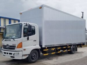 XE TẢI HINO FC9JJTA 5 TẤN CHỞ PALLET CHỨA CẤU KIỆN ĐIỆN TỬ