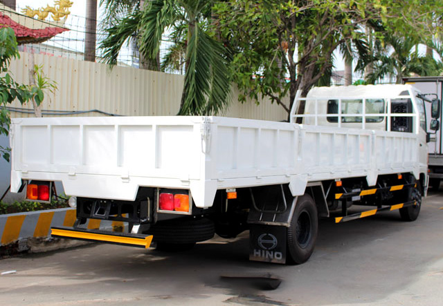 XE TẢI HINO FC9JLTC 6.5 TẤN THÙNG LỬNG - Ảnh 3