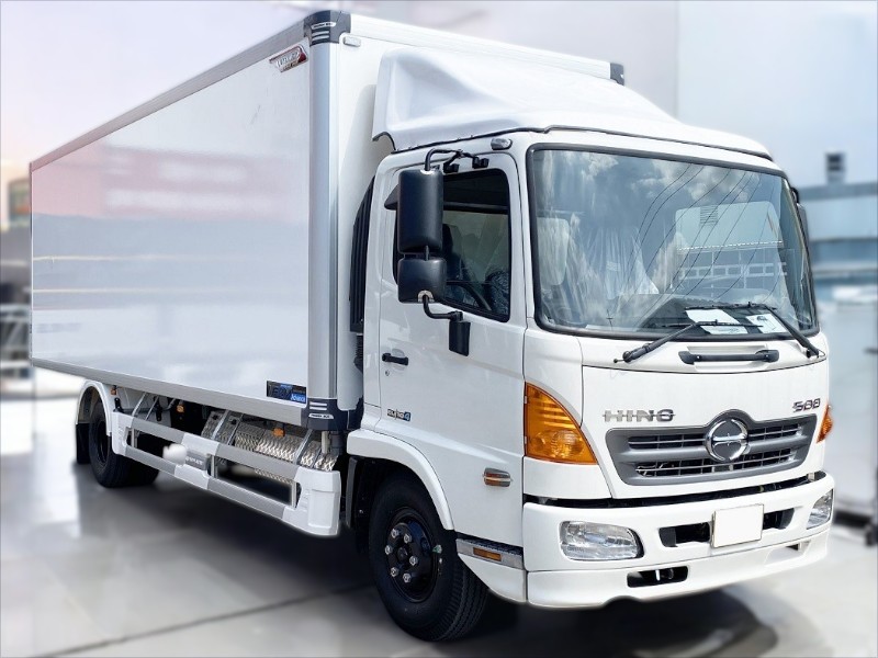 xe-tai-hino-fc9jltc-6-5-tan-thung-bao-on-thung-xe