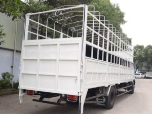 Alternative view of XE TẢI HINO FG 7 TẤN CHỞ MÔ TÔ XE MÁY THÙNG DÀI 9M